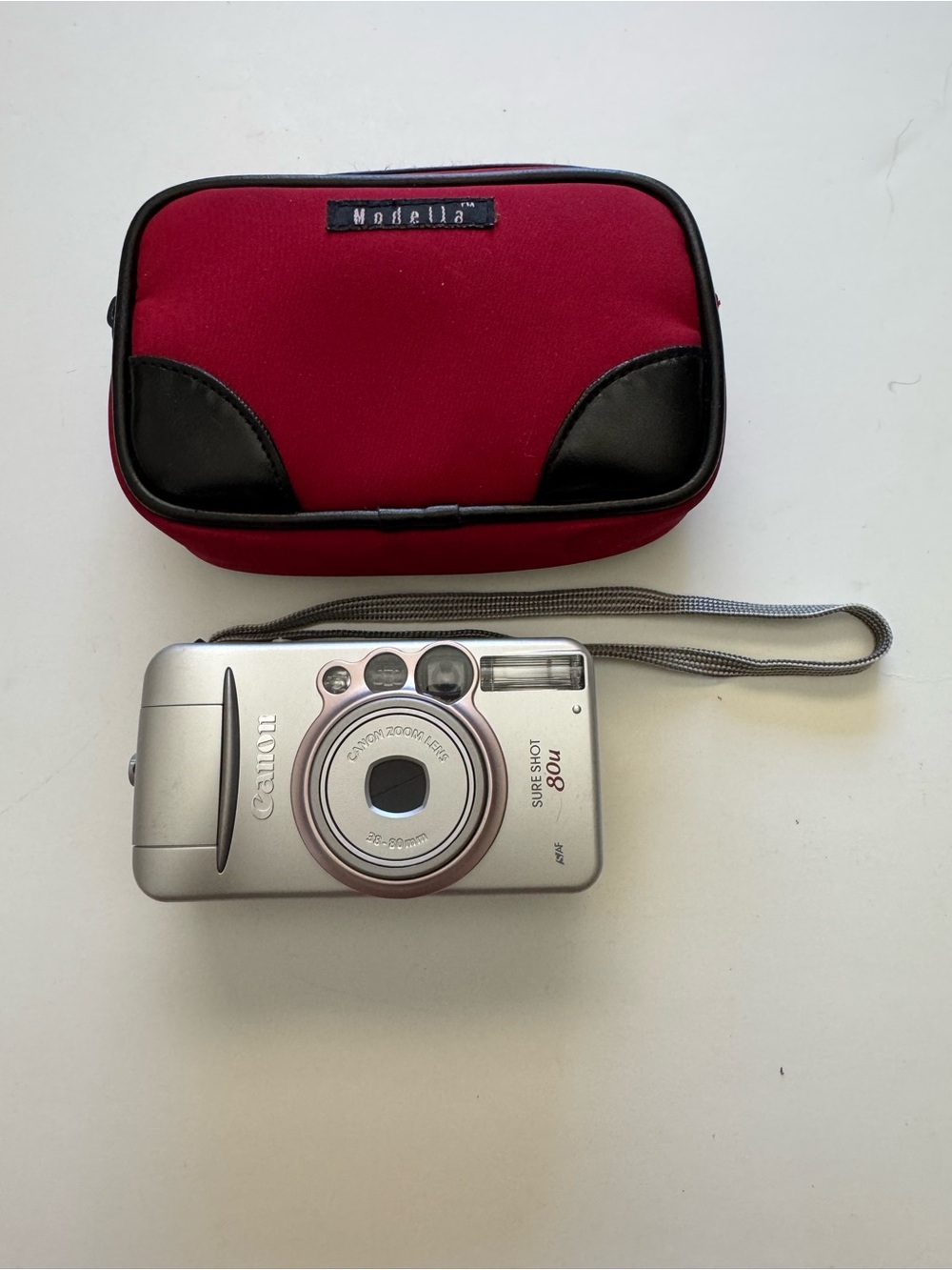 Canon Silver Sure Shot 80U 38,80mm with Red Carry Pouch
